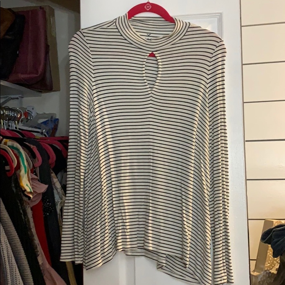 striped top with key hole neck